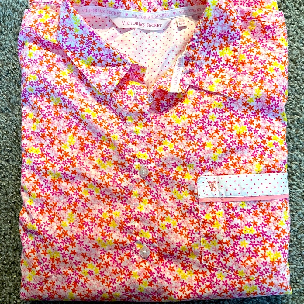 *SALE* NEW Victoria’s Secret long sleeve sleep-shirt